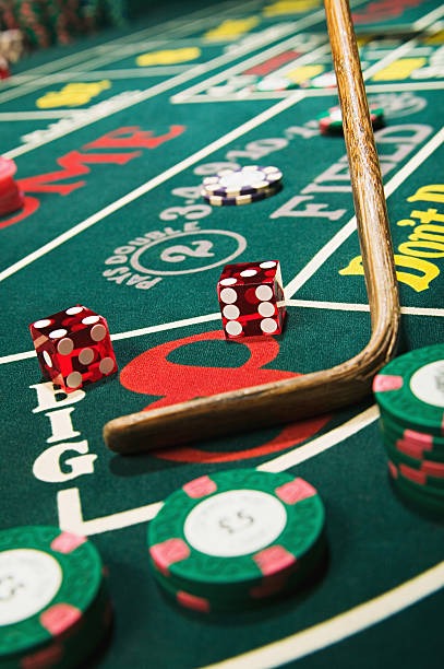 Antarmuka aplikasi mobile a200m menampilkan meja live-dealer dan menu permainan